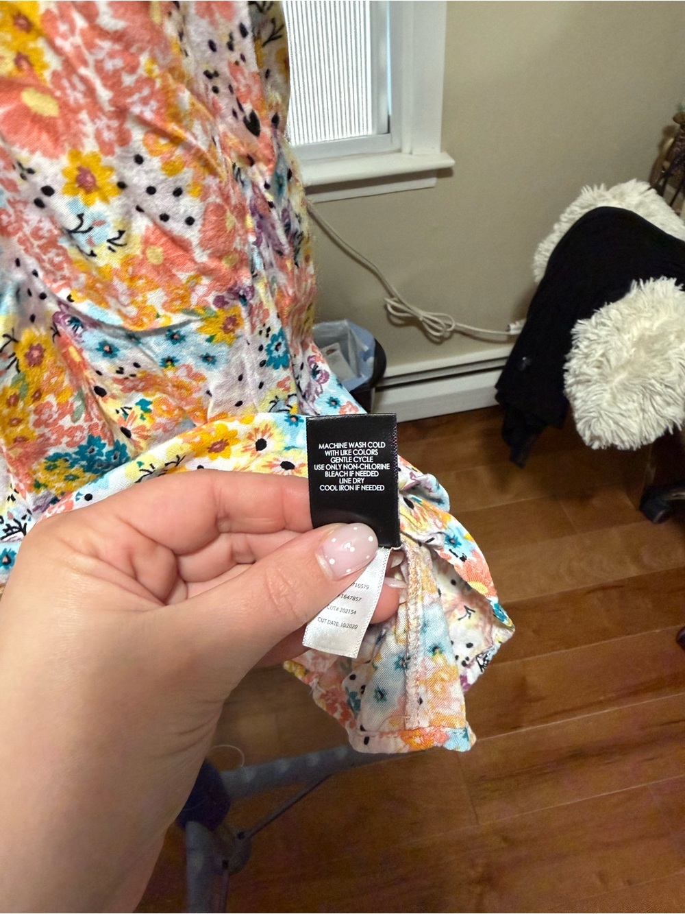 Torrid Size 2- Sleeveless Floral Smocked Neck Top - Pink Multi - Picture 6 of 7